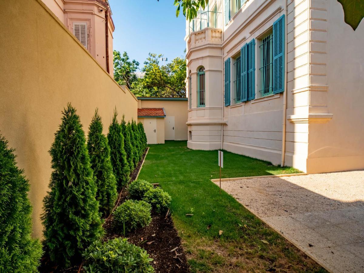 Hostel Banana'S Camp Cannes Exterior foto